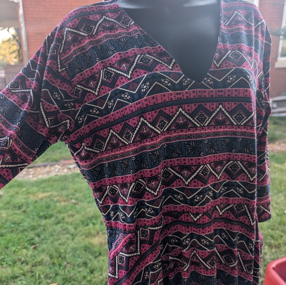 Adorable wine patterned midi dress